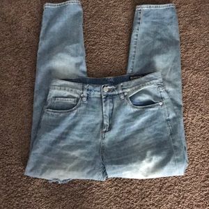 High-rise tapered leg mom jeans